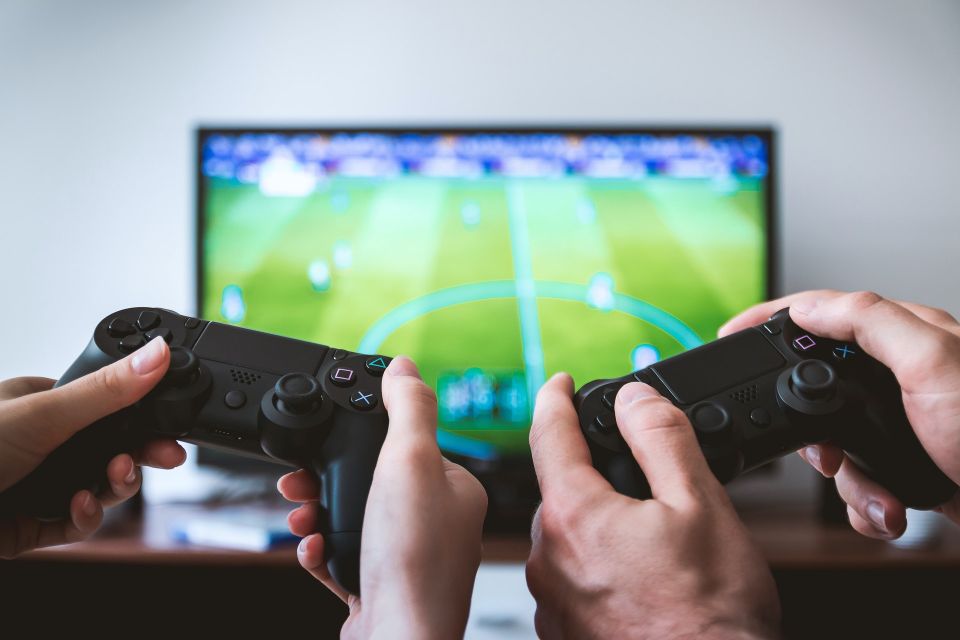 12 Awesome Ways to Make Money Playing Video Games In 2020